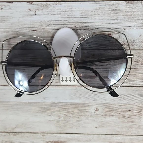 Fashion Sunglasses, round with wire rims!!! - Picture 2 of 3